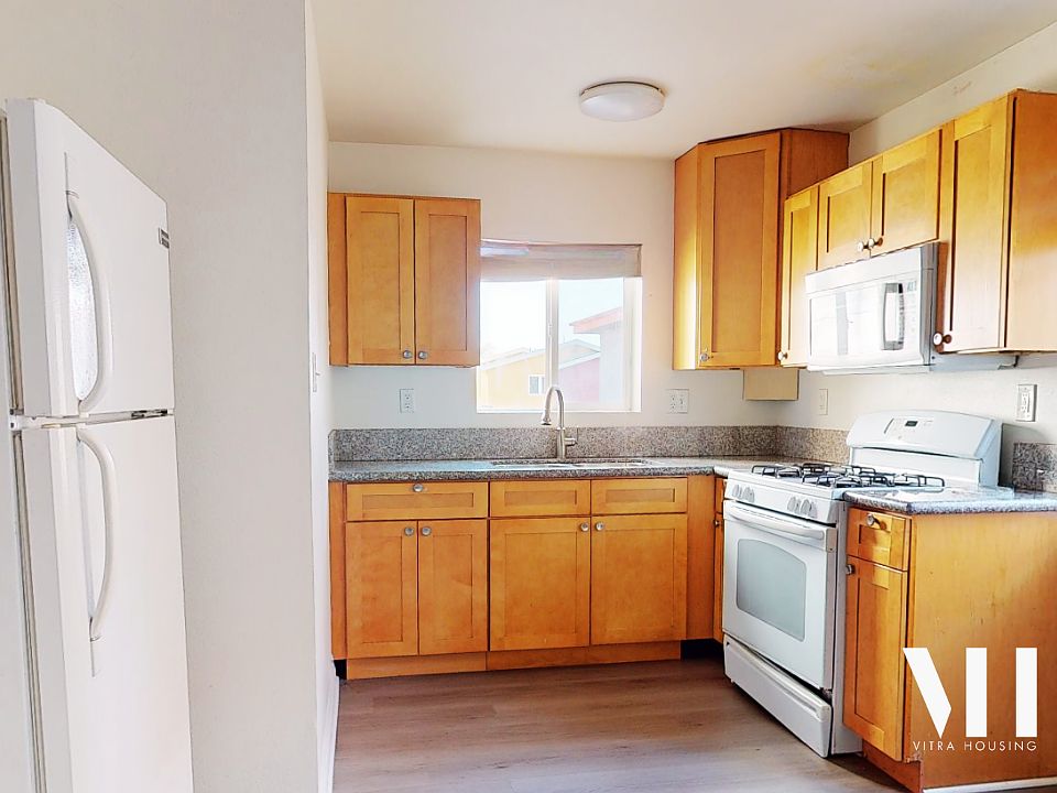 3 Bed | 3 Bath Large Home For Fall 2025 - Pet Friendly