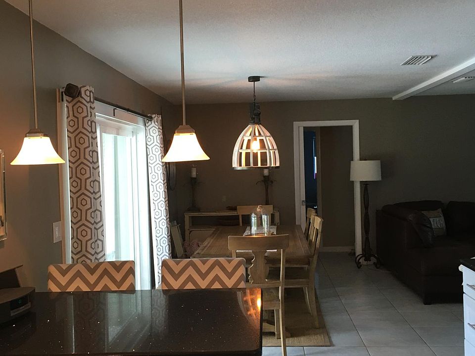 2nd image of 1921 Ascott Rd