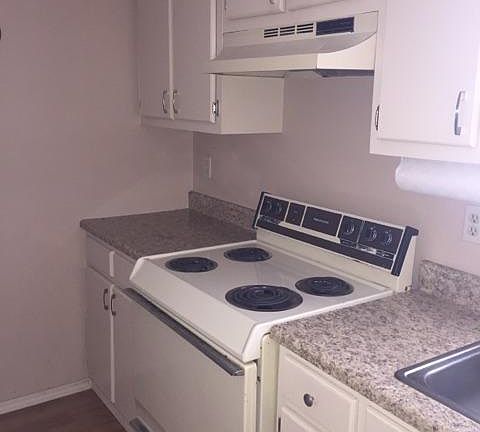 5th image of 1318 Lee Ave APT A4