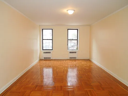 Rented by Washington Realty Corp. | media 32