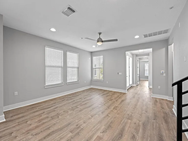 2222 Simond Ave #E — Photo 6