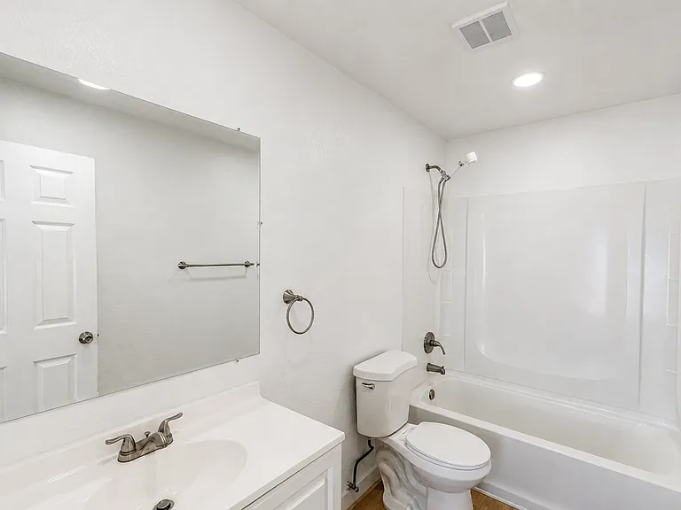 12549 Lasselle St — Photo 13