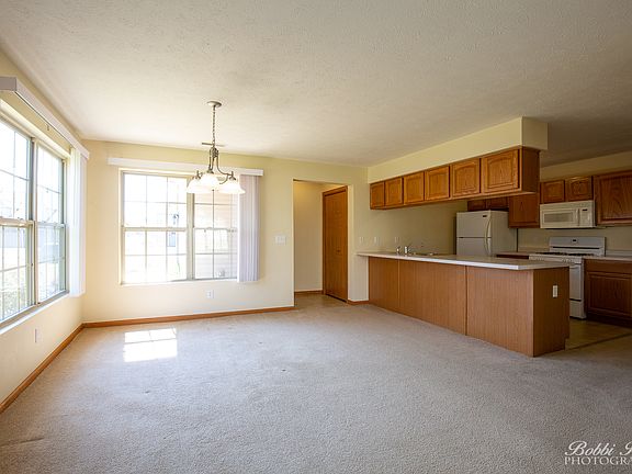 5th image of 945 Buckingham Dr Unit 1