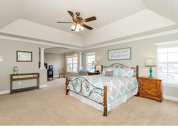 4th image of 2045 Saint Madeleine Dr
