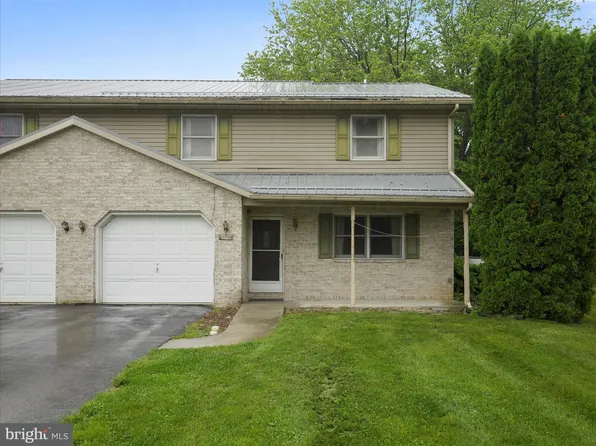 14754 Sherwood Dr, Greencastle, PA 17225