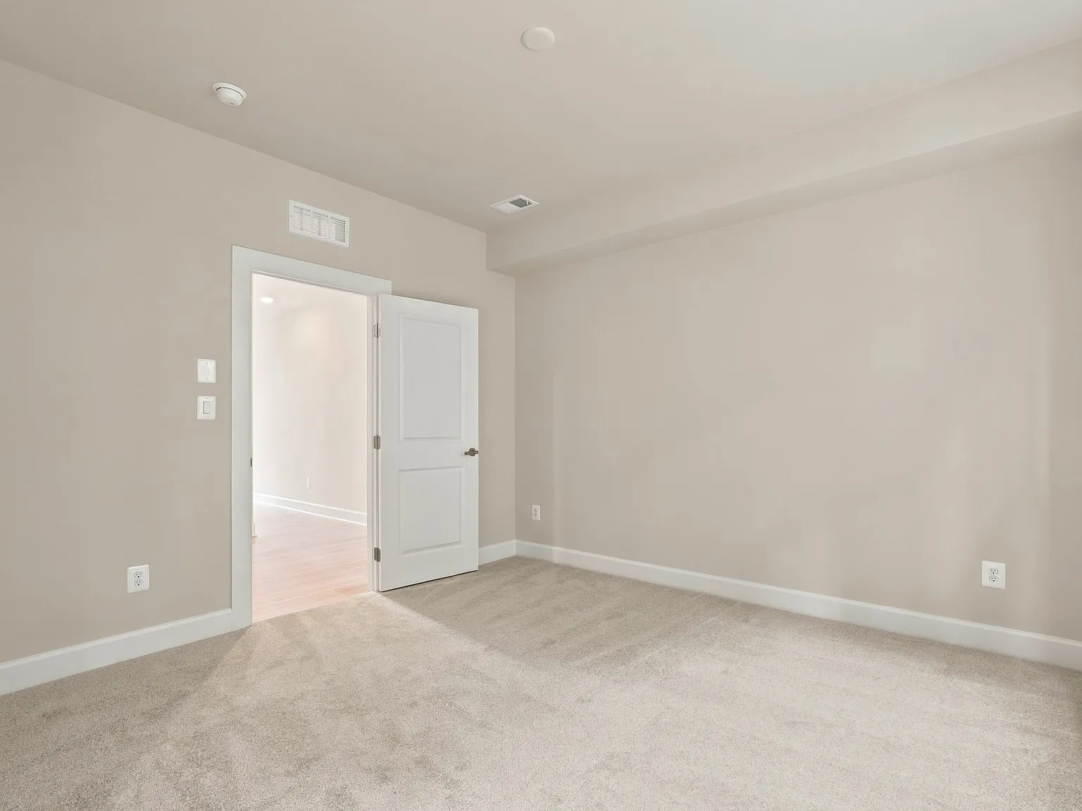 4 bed, 3.5 bath, 2315 sqft, $3,650 — Photo 3