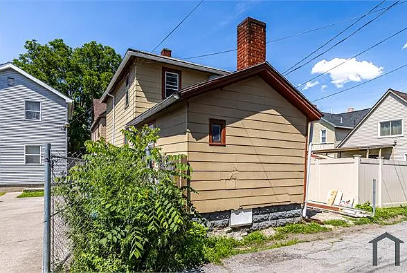 279 Adams St #C — Photo 11