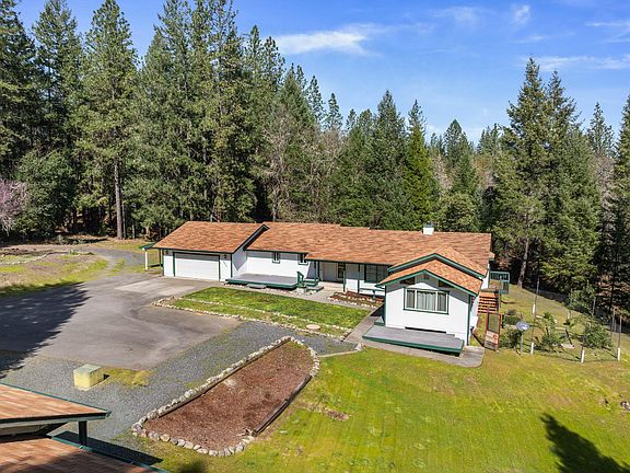 3rd image of 2276 Azalea Dr