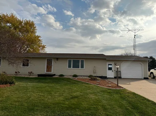 1220 W County Rd E, Livingston, WI 53554