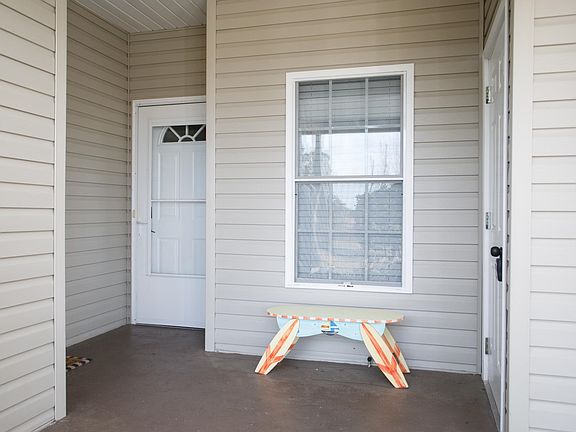 2nd image of 160 Lazy Willow Ln. #103