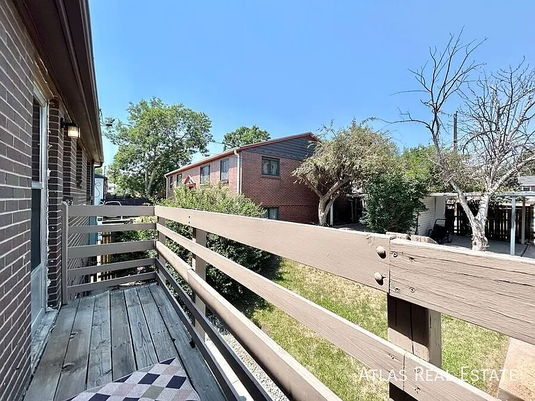 2337 S Locust St #C — Photo 11