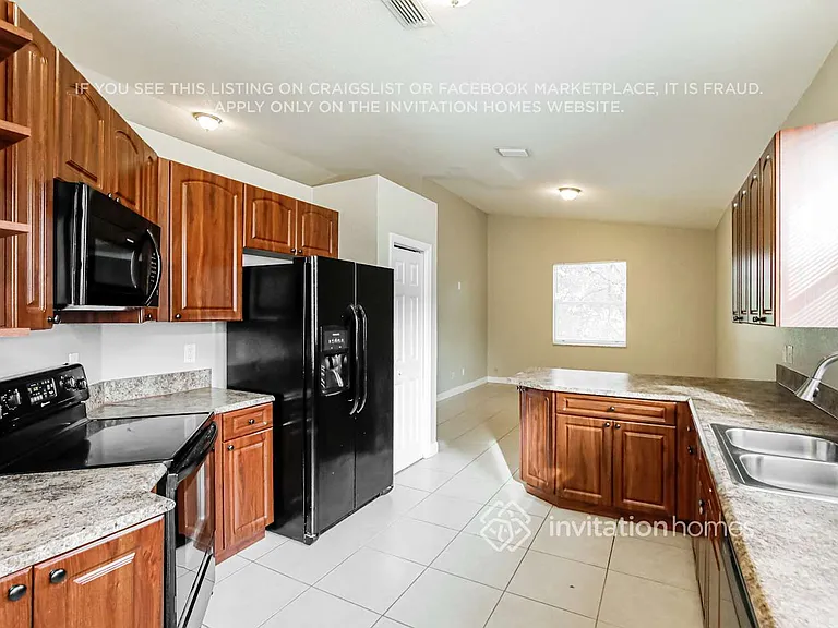 5221 SW 141st Ave — Photo 5