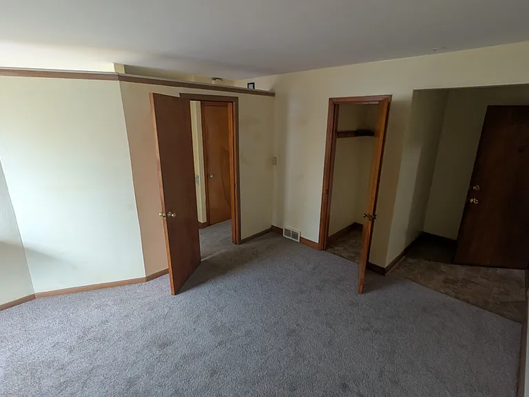 7323 W Center St #5 — Photo 2