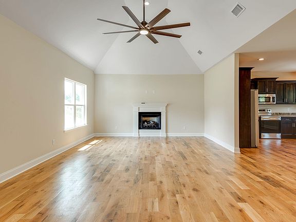 2nd image of 613 Sunset Valley Dr