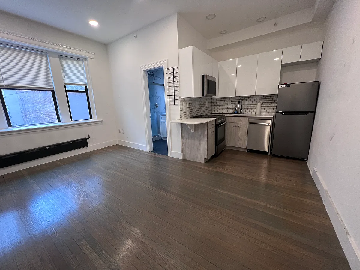 Building Photo - 25 Queensberry St #6