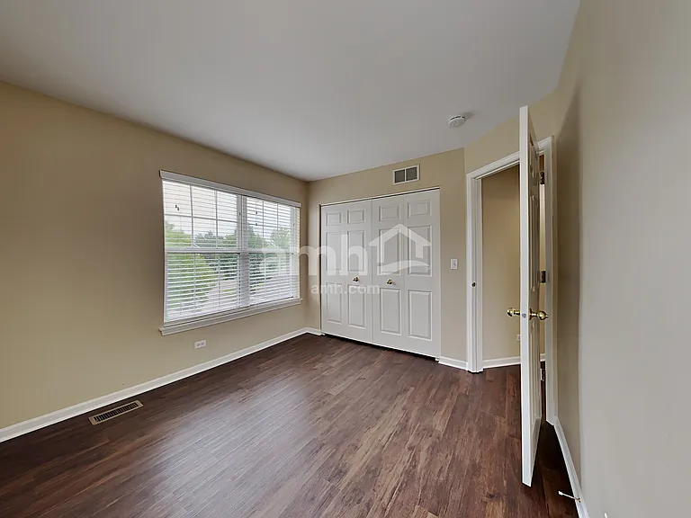 266 W Holly Ct — Photo 17