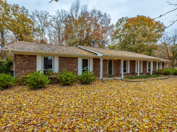 7608 W Clearwater Rd, Hixson, TN 37343