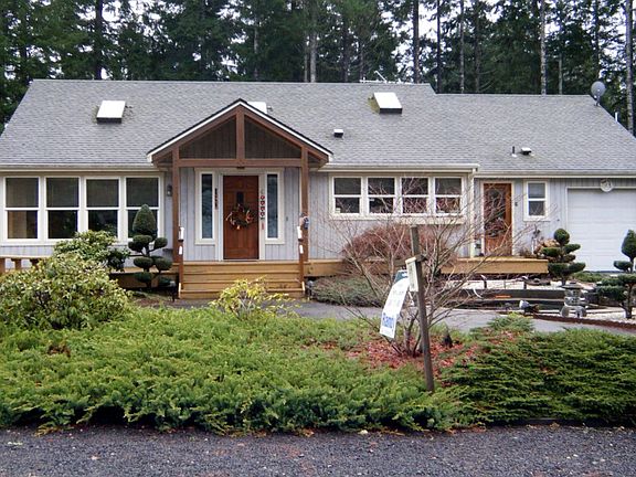 3rd image of 391 E Country Club Dr