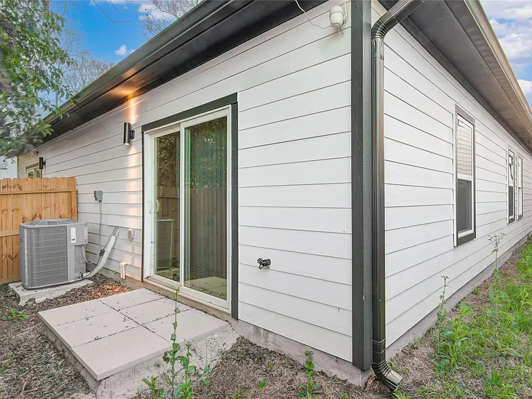 8410 Sunnyhill St — Photo 23