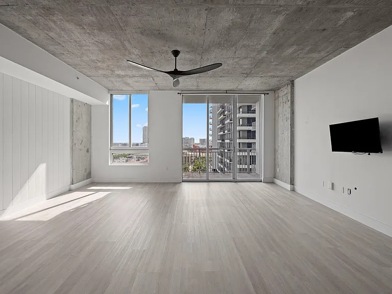 300 S Australian Ave #1103 — Photo 7