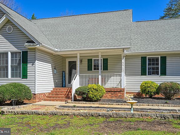 3rd image of 2513 Lakeside Woods Dr