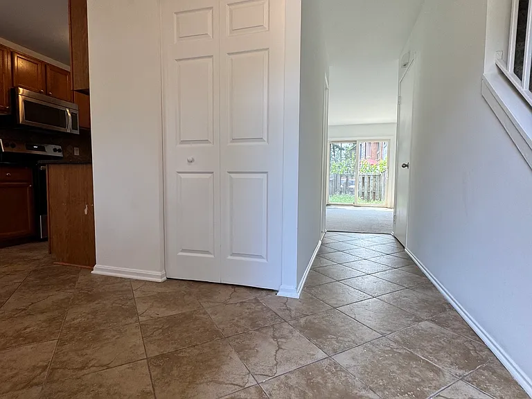 12454 Andover Ct — Photo 2
