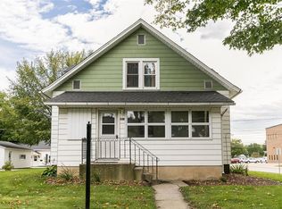 801 New St, Manchester, IA 52057