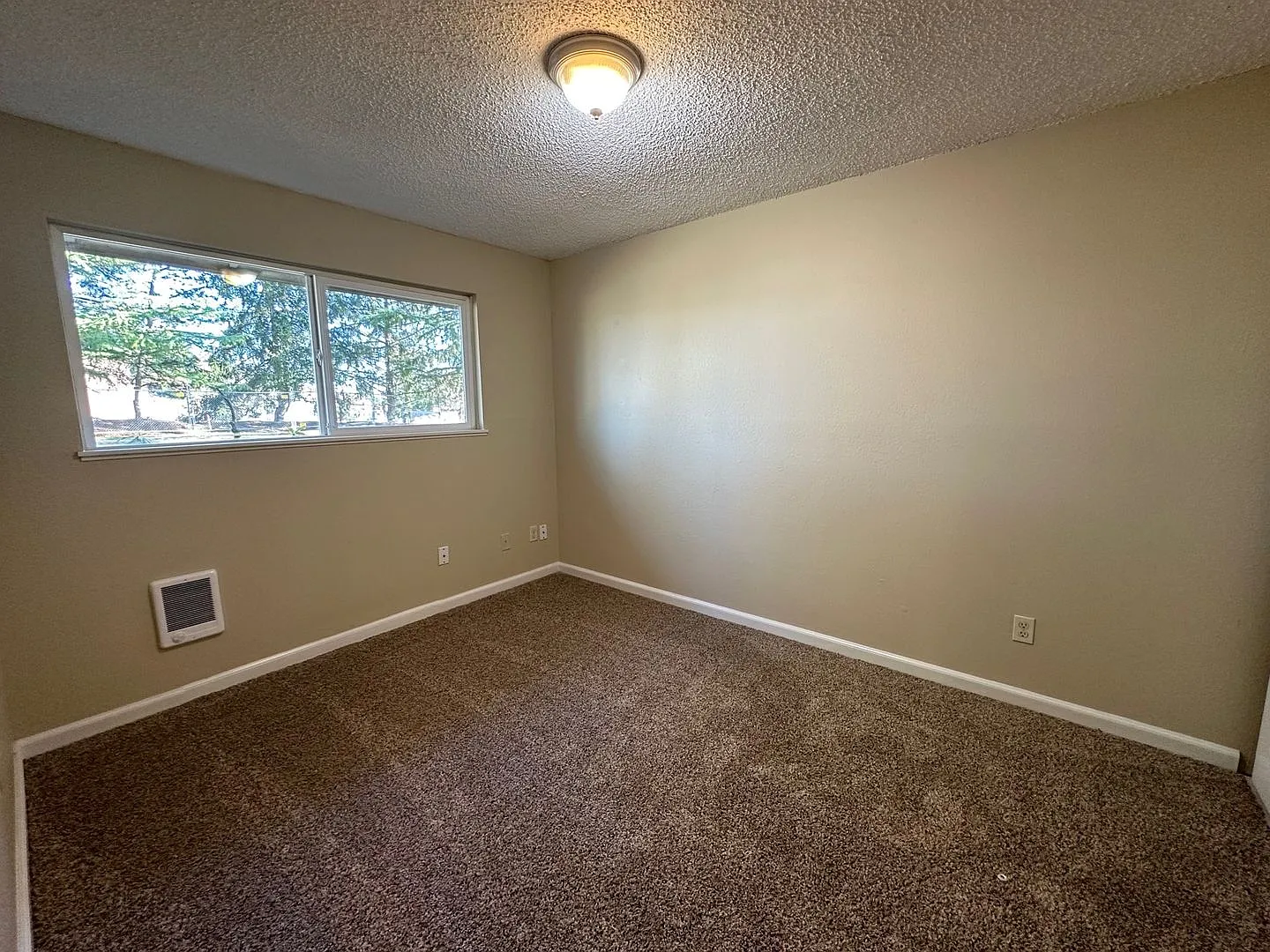 18770 NW Shadow Lane- Rock Creek Duplex — Photo 4