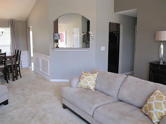 5th image of 127 Red Hawk Dr