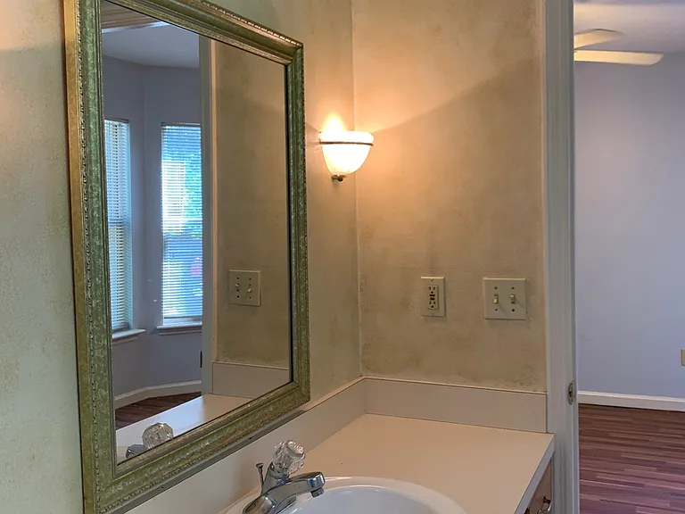 1742 Nestlewood Ln — Photo 22