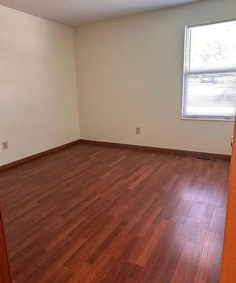 37 Joan Dr — Photo 11