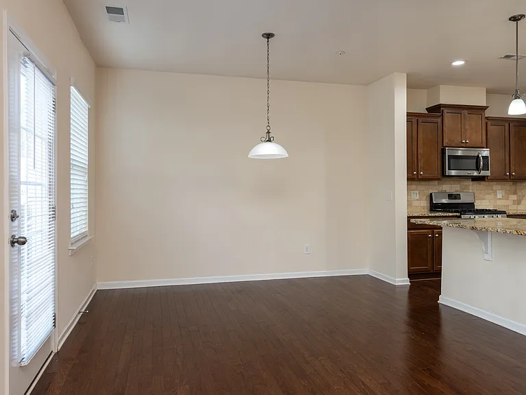 114B Clarendon St — Photo 11