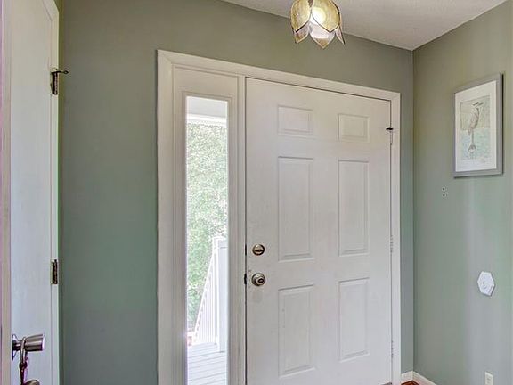 4th image of 124 Grand Oaks Ln