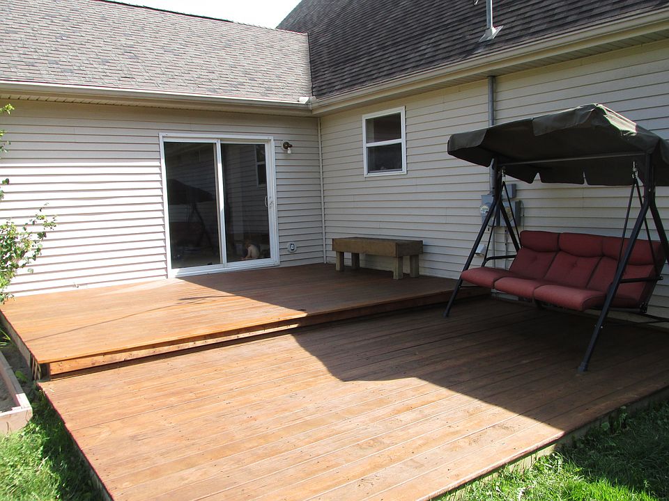 Beautiful two tier deck