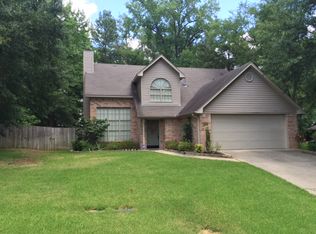 1000 Deer Park Ct, Longview, TX 75604