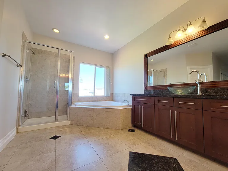 4482 Zev Ct — Photo 27