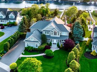 2 Marion Ct, Center Moriches, NY 11934