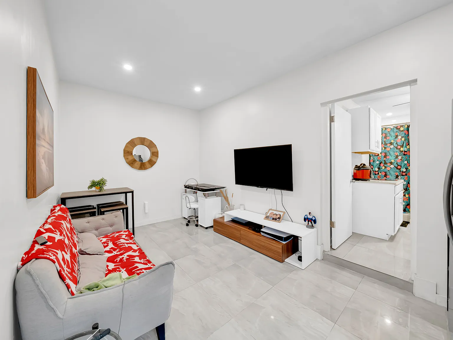 1 bed, 600 sqft, $1,950 — Photo 2