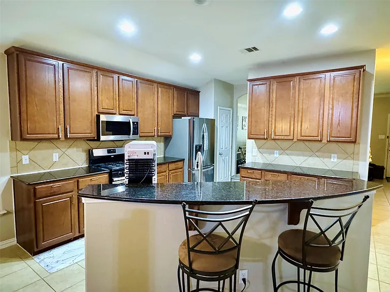 2512 Ericanna Ln — Photo 9
