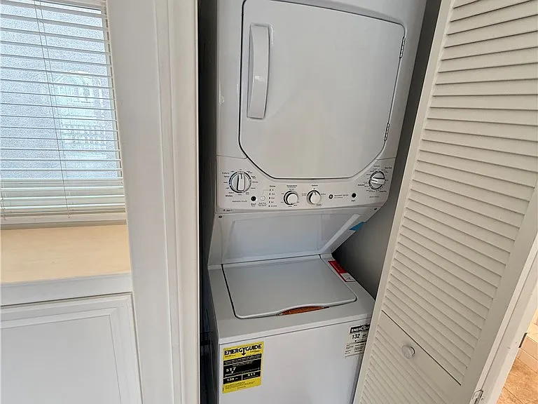 137 Topaz Ave #1/2 — Photo 6