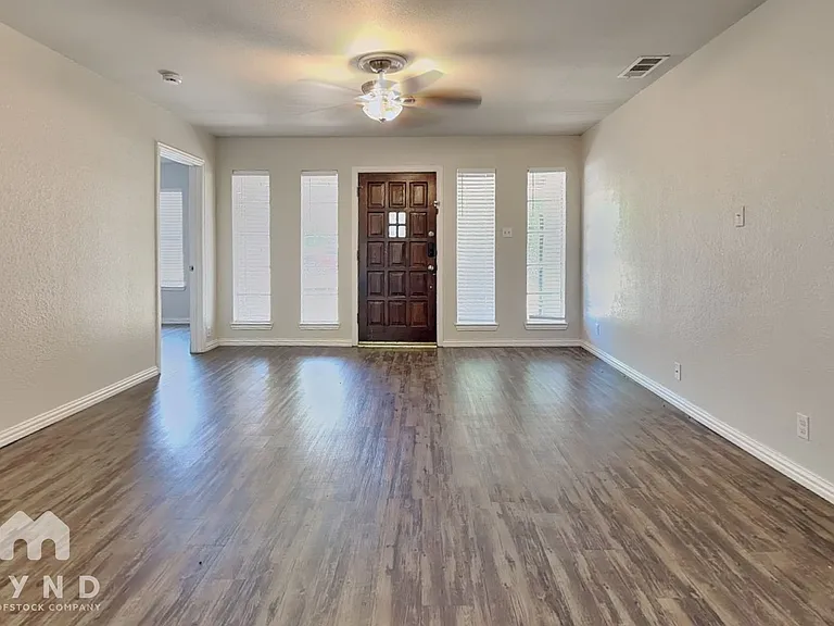 612 S Rough Creek Ct — Photo 2
