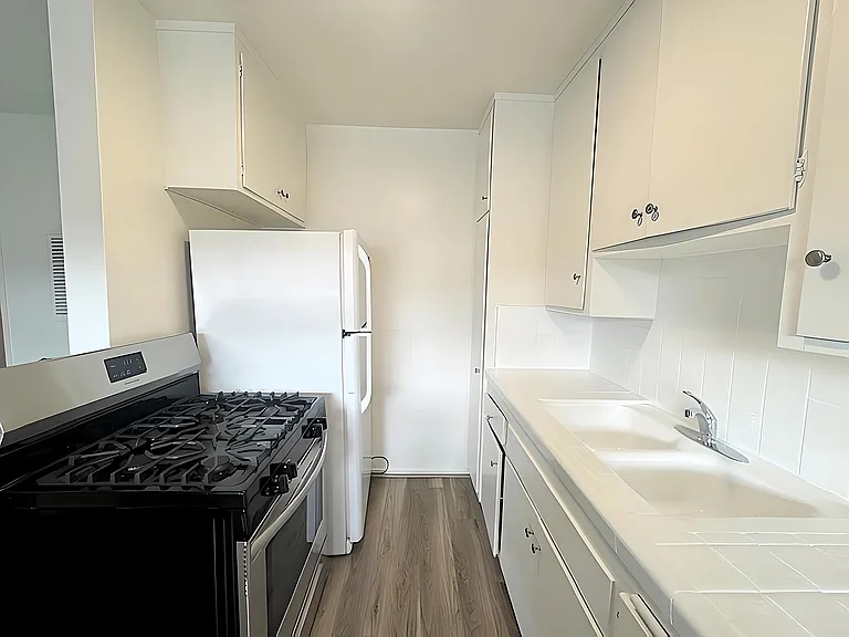 2615 Chariton St #8 — Photo 13