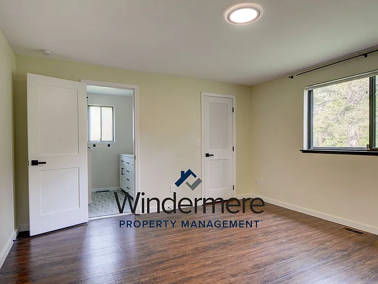 1285 Crescent Dr — Photo 12