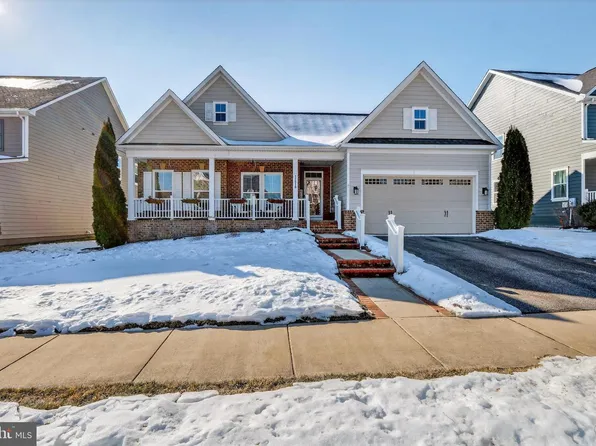 17518 Spring Cress Dr, Dumfries, VA 22026