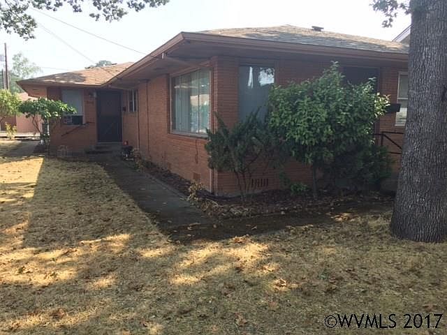 2nd image of 1168 16th St SE