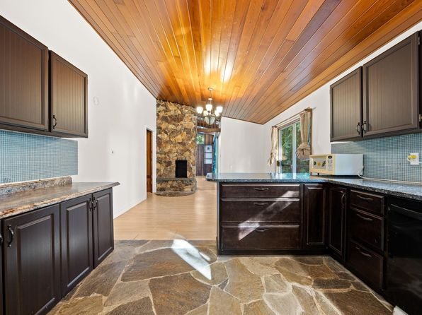 4 bedroom rental in Coquitlam — photo 31