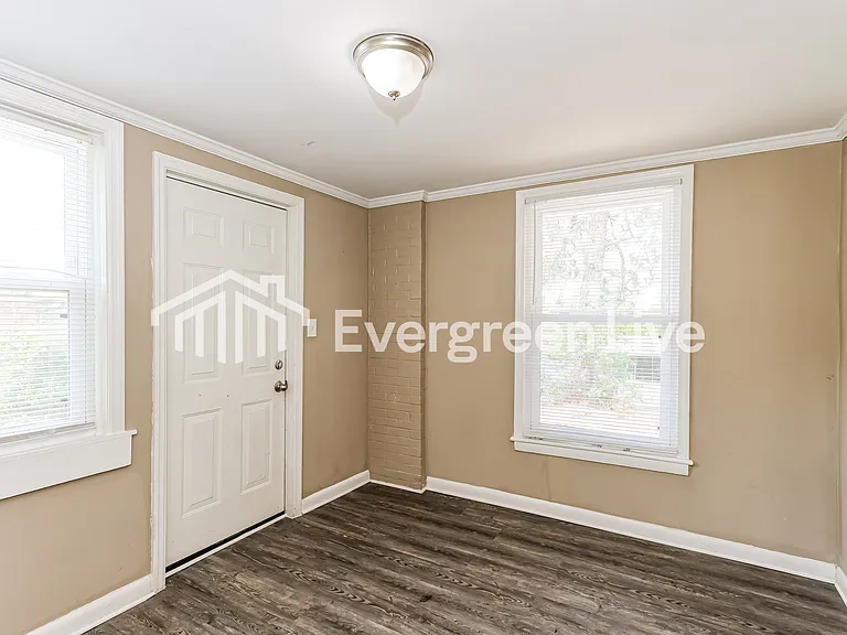 2435 Sumac Dr — Photo 6