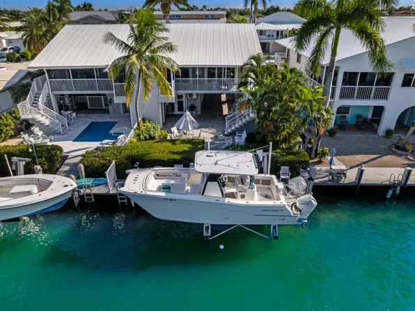 641 9th St, Key Colony Beach, FL 33051