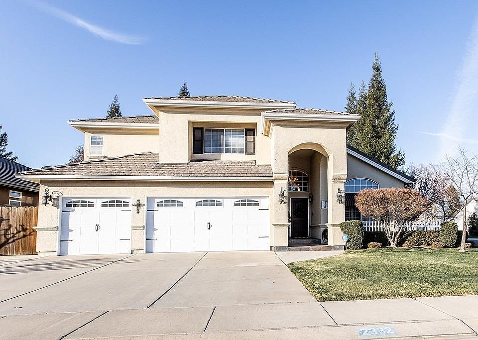1st image of 2332 Yosemite Ave