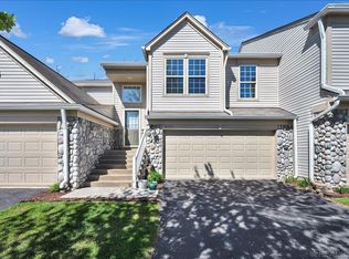 26782 Kirkway Cir #48, Woodhaven, MI 48183